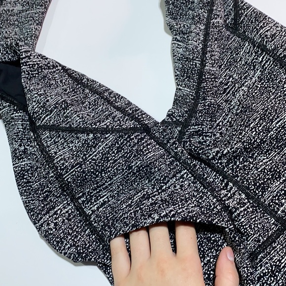Lululemon tight - Picture 4 of 5